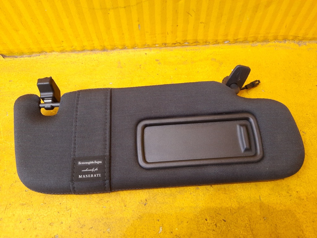 фото №1, Maserati levante козырёк правый