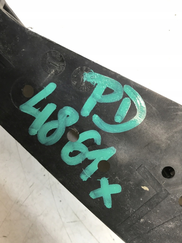 фото №10, Направляющая бампера pod фара перед левый porsche macan 95b807889f