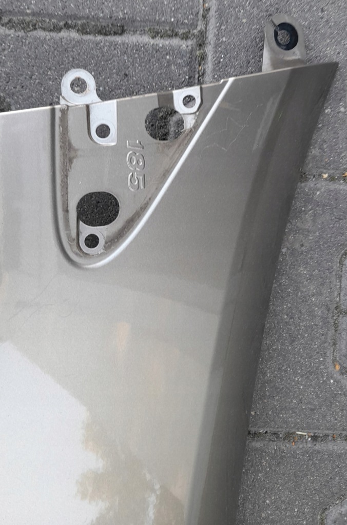 Крыло  передний renault clio 3 185 оригинал Цена