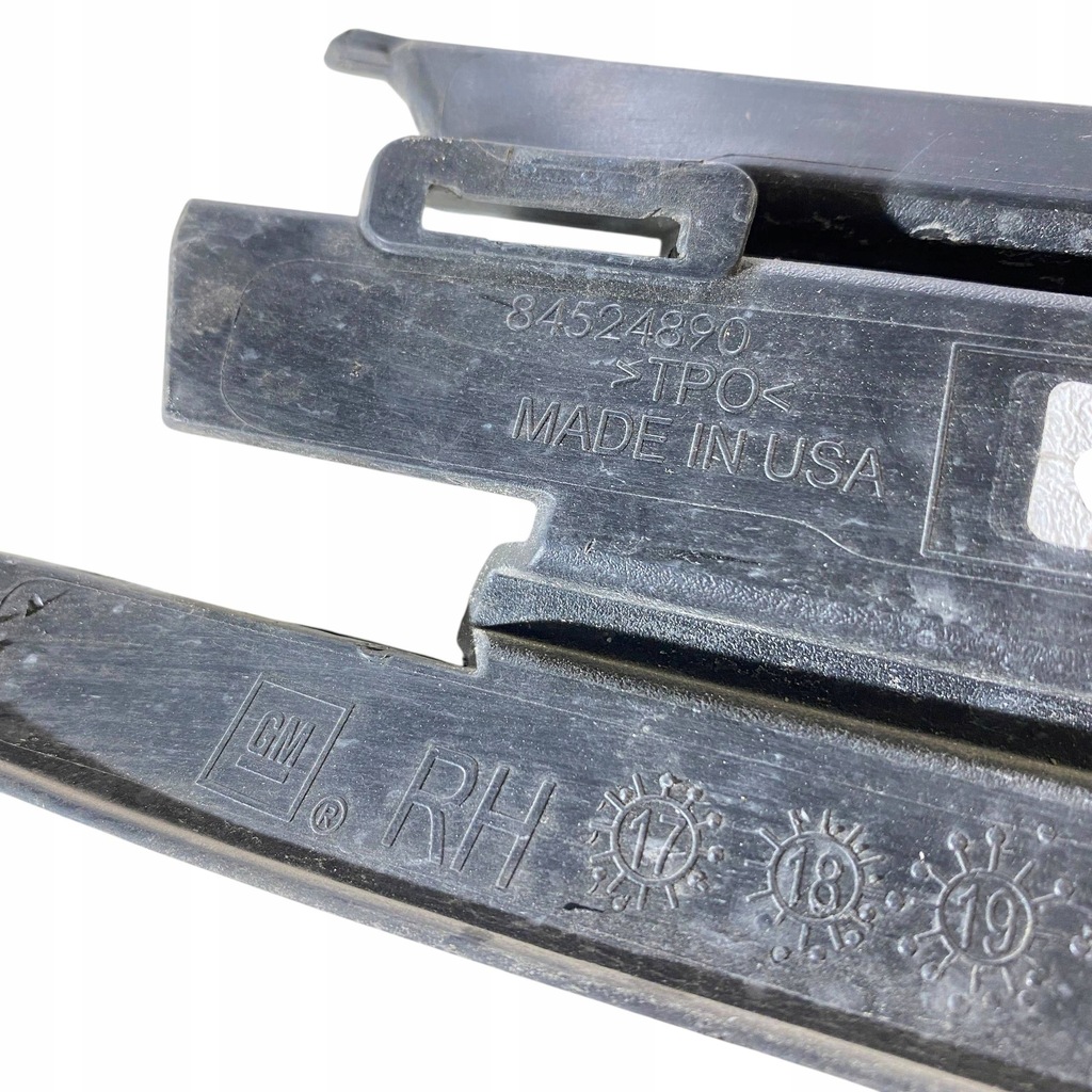 фото №9, Chevrolet camaro 2021 правая сторона решётка нижняя бампера передний