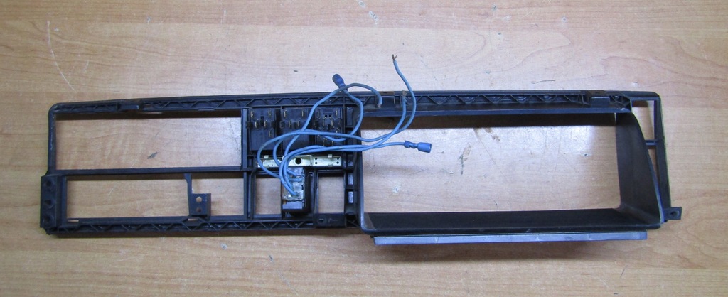 фото №3, Рамка спідометра перемикачів радіо vw golf ii