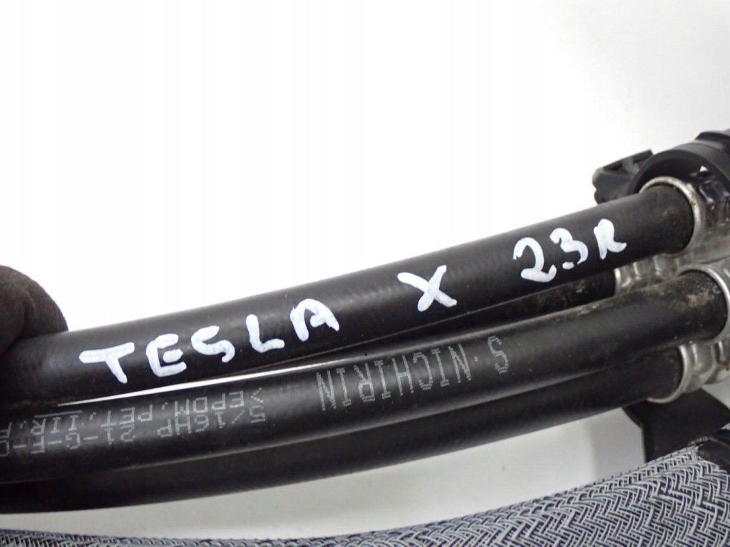 Патрубок шланг трубка кондиціонера 1600869-00-c tesla model x 3d1 3d8 23r Ціна