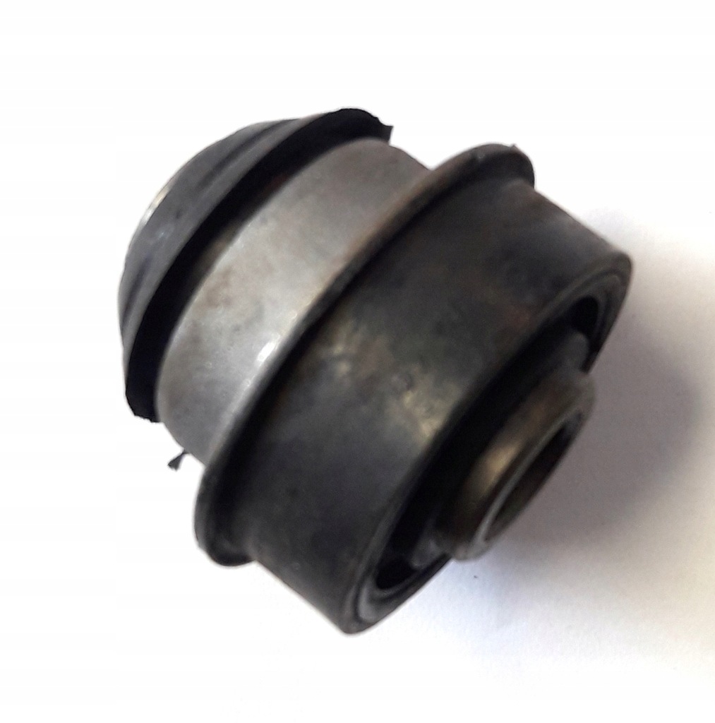 фото №1, Втулка рычага передняя r=l primera p10 p11