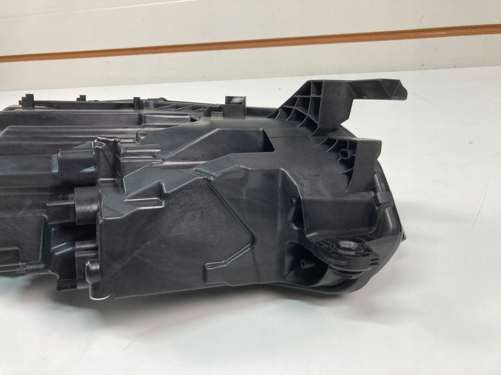 фото №15, Лампа правая передняя skoda octavia iv 5e4