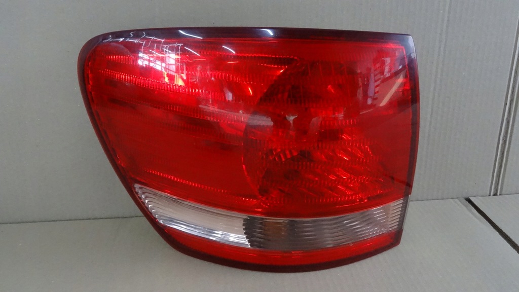 фото №1, Toyota avensis verso t22 лампа левый задняя