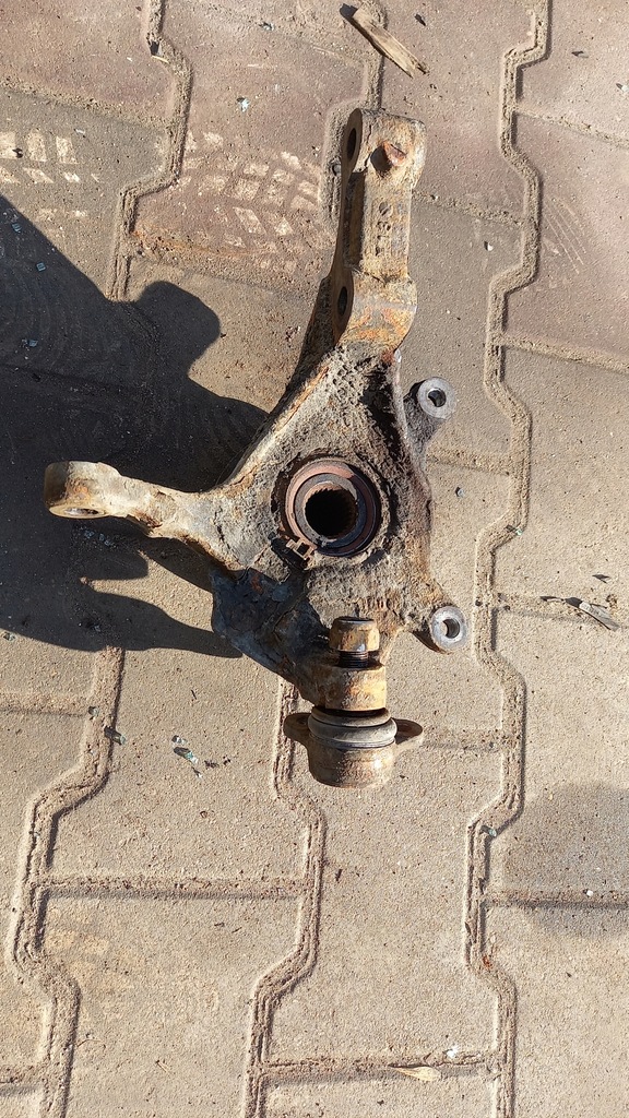 фото №2, Поворотный кулак левая renault laguna 1.6b ii 01r