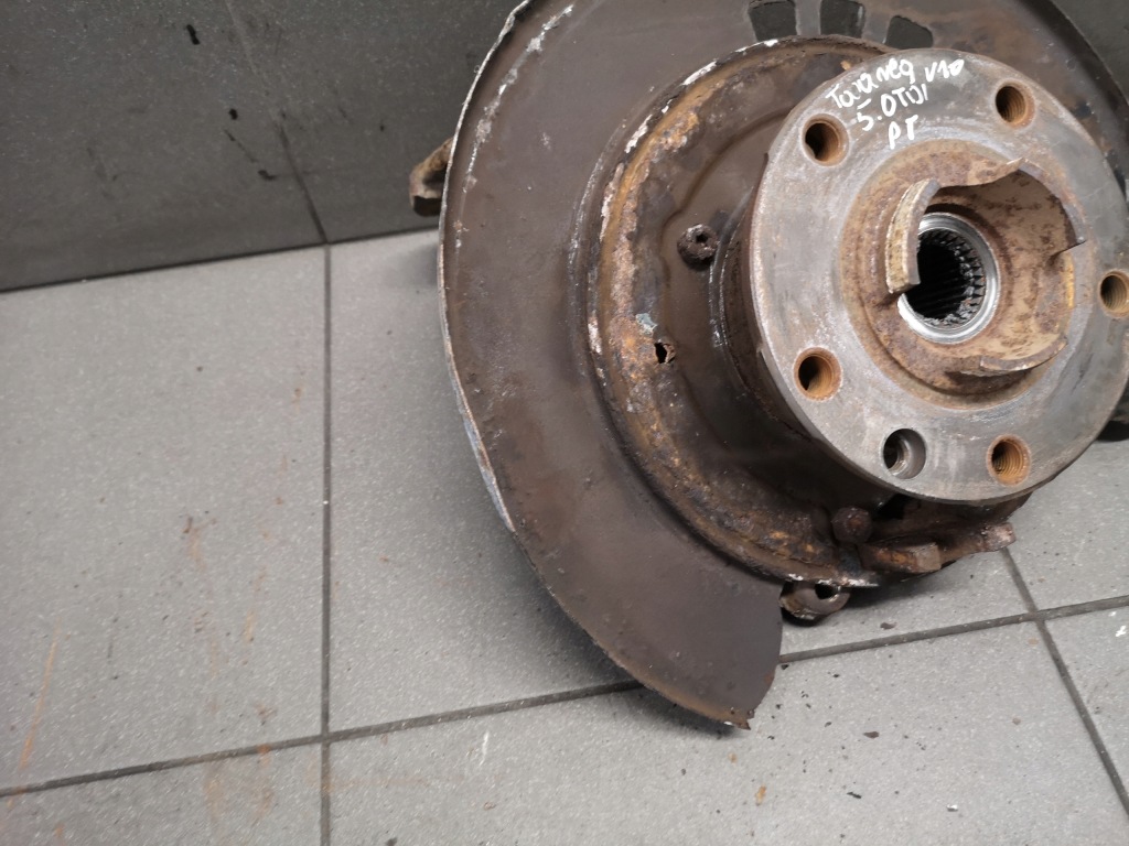 Поворотный кулак правый задняя vw touareg 5.0 tdi 7l0505436b Оригинал