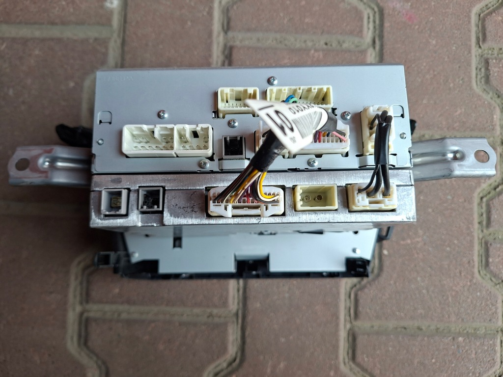 фото №7, Радио навигация jbl toyota prius plus 12-15r. 86140-47170 комплект с модуль