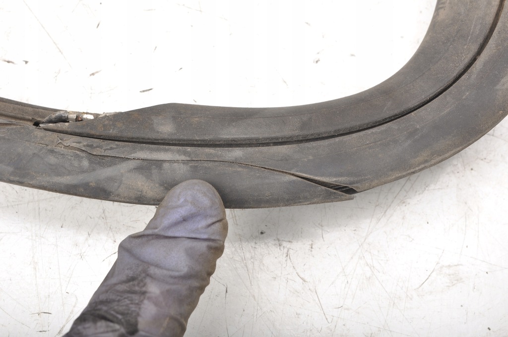 фото №9, Porsche 911 ii 930 прокладка капот