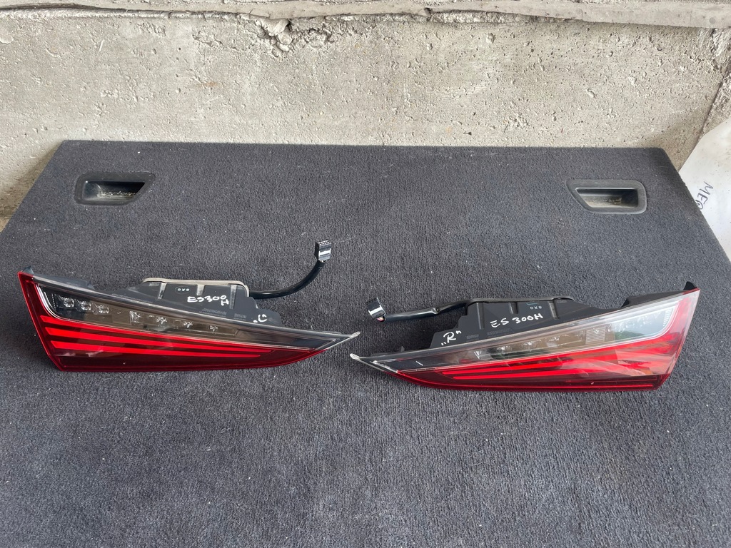 фото №1, Lexus es 300h 2018- лампа задня кришка багажника ліва