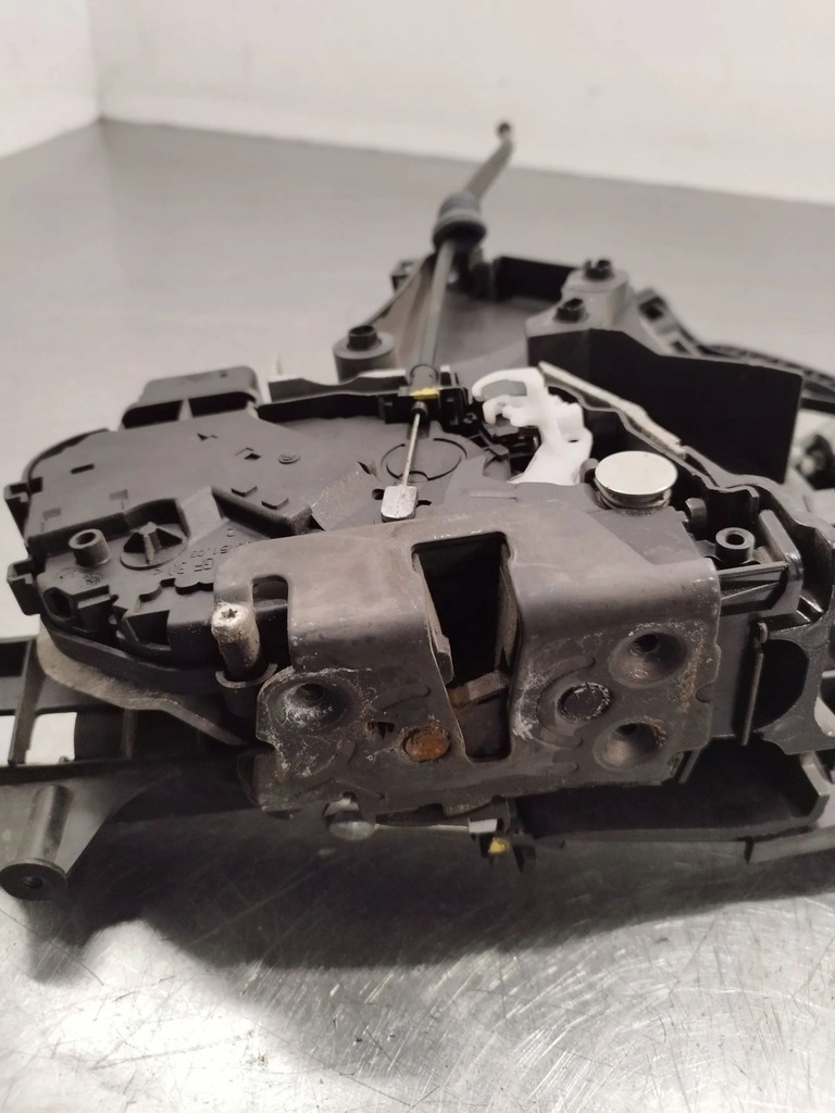 фото №7, Volvo v50 2011 перед сторона права замок двері передніх