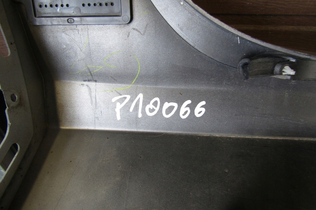 фото №8, Молдинг поріг ліва volvo v90 s90 r design 16-