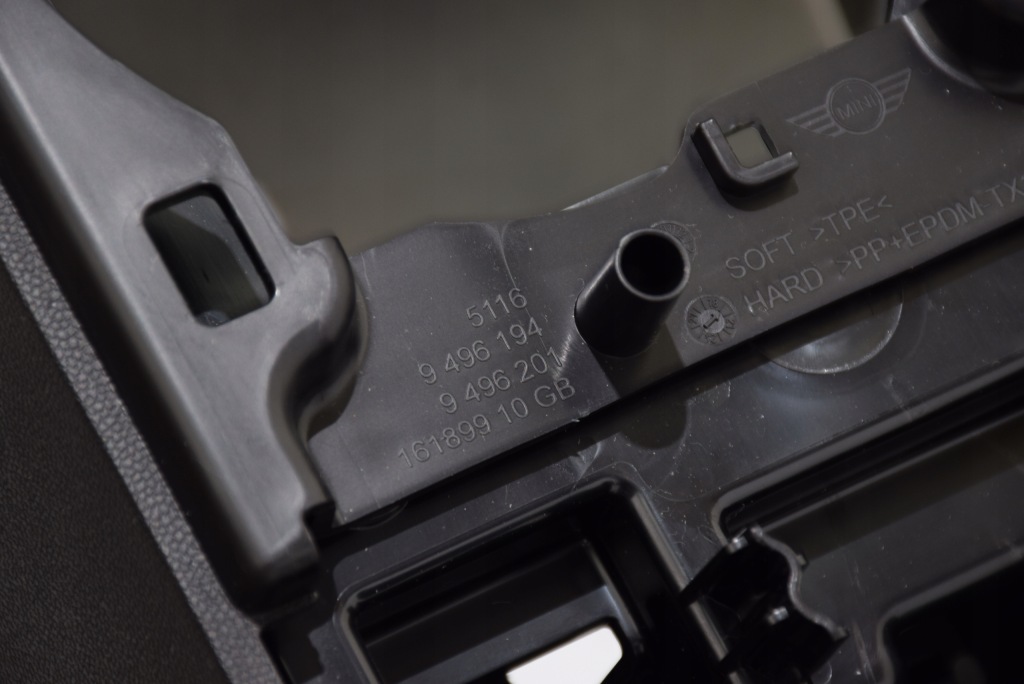 фото №11, Mini f56 lci f56 bev тунель середній підлокітник чорний зарядний пристрій телефону