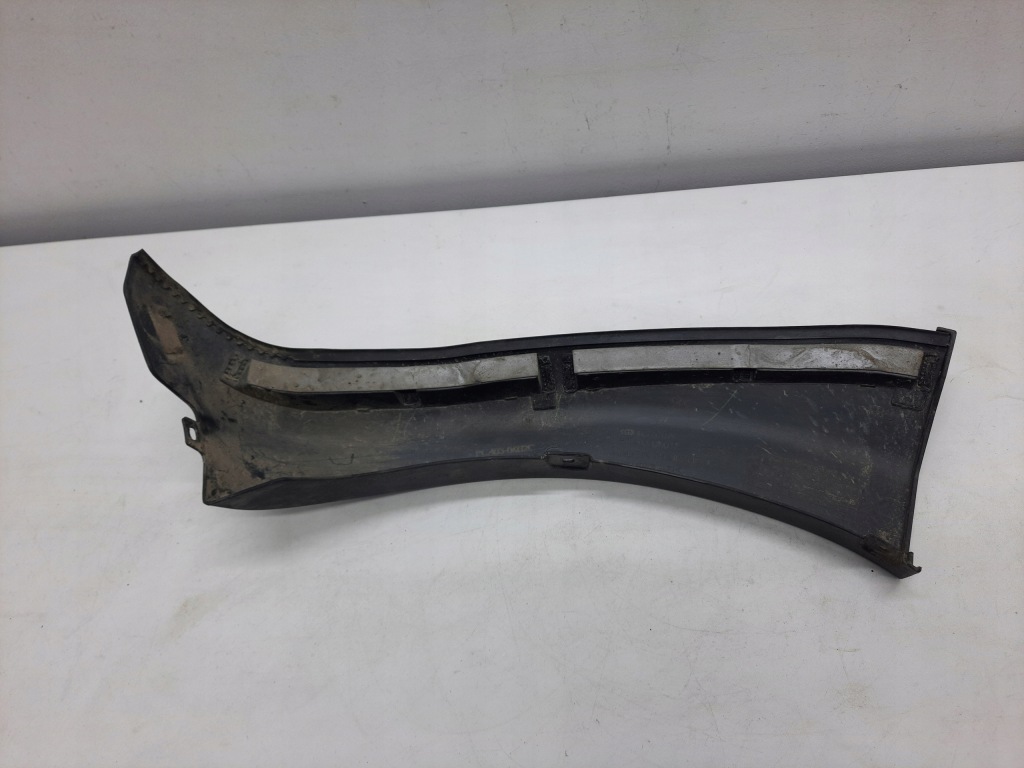 фото №10, Toyota hilux 8 viii lift 20- молдинг бампера правая перед оригинал