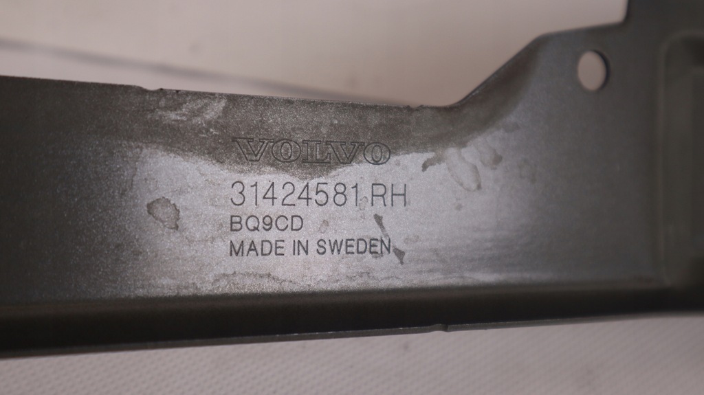 фото №5, Volvo xc60 ii кронштейн крила праве перед 714-16 31424581