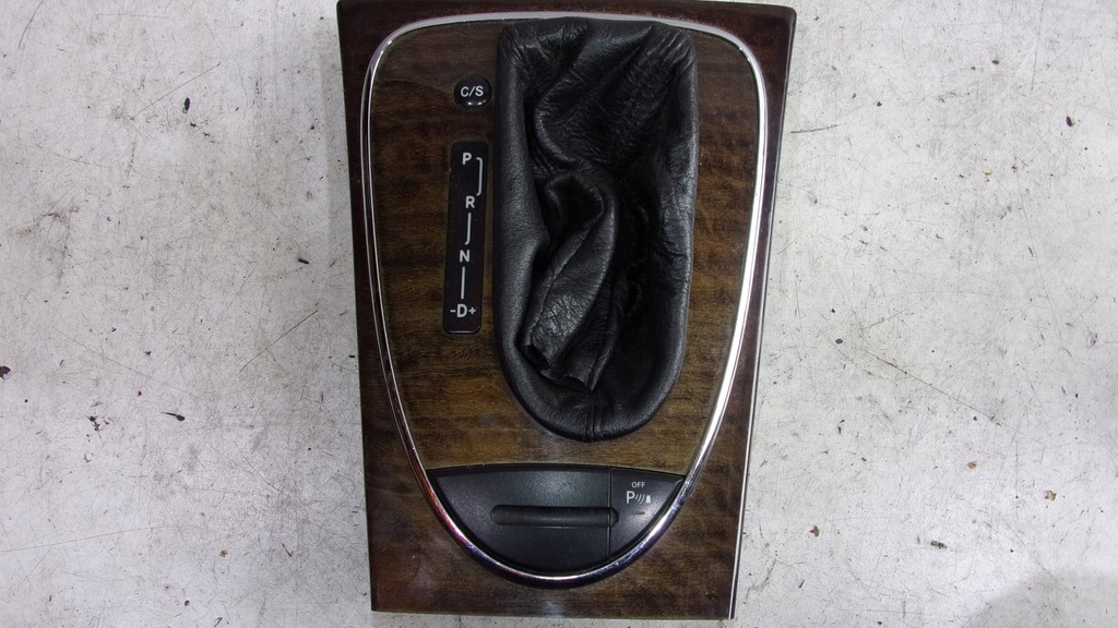 фото №1, Рамка чохол важеля перемикання передач домкрата mercedes w 211 a2116802236