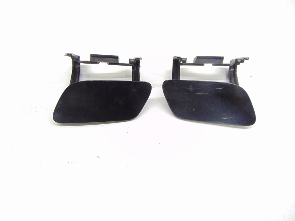 фото №1, Заглушка распылителя правая mercedes gla x156