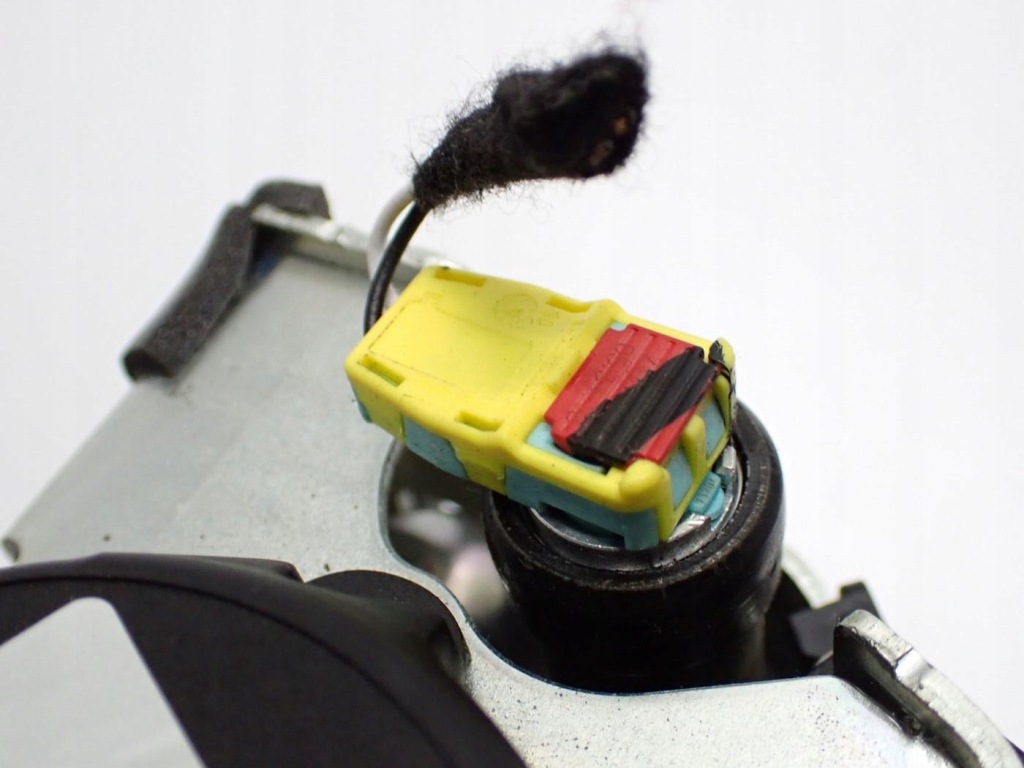 Ремень безопасности правый задний  1110154-c1-g tesla model 3 21r с Разборки