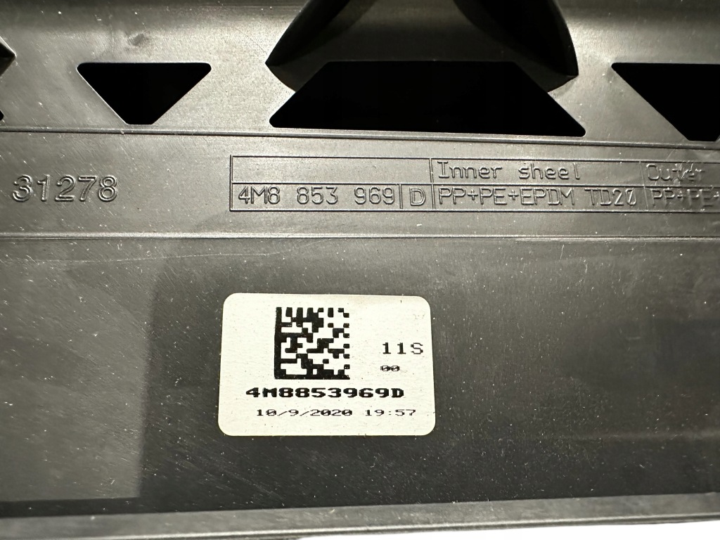 фото №9, Audi rsq8 q8 накладка молдинг панель дверь lh 4m8853969d 4m8853059e