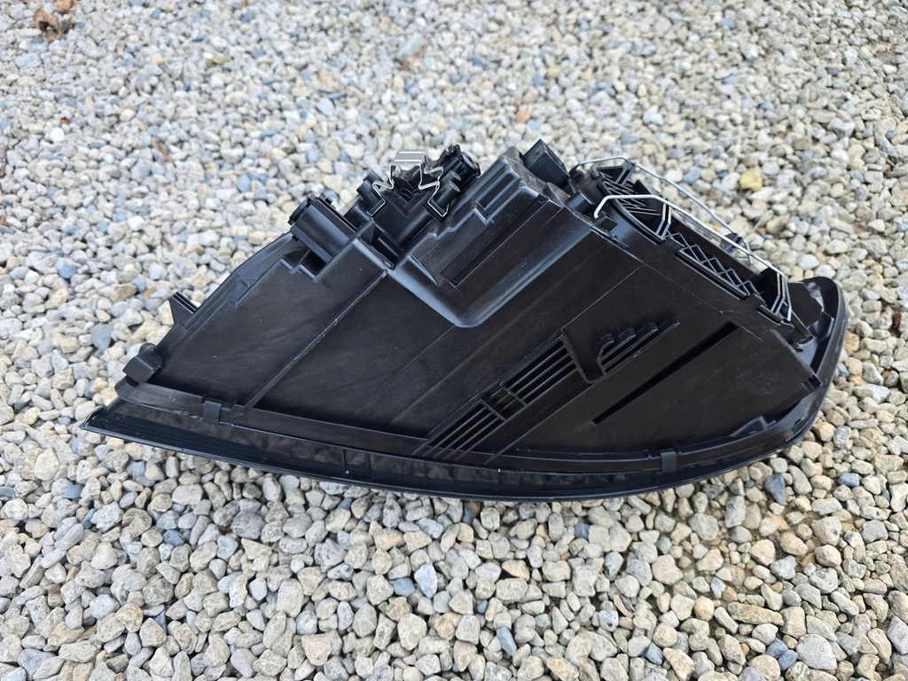 фото №6, Лампа права перед volvo v50 lift s40 32206142