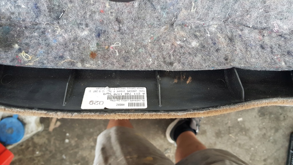 фото №15, Mercedes w211 оббивка кришки kombi a2117400770