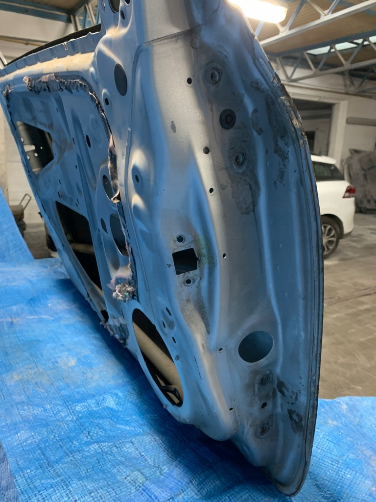 фото №3, Toyota yaris ii 3d 06-11 левая передние дверь