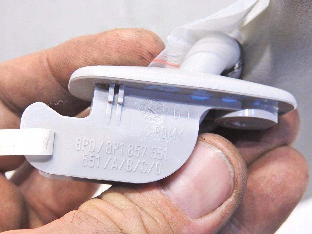 фото №7, Козырёк защита левая audi a3 8p 8e0857562