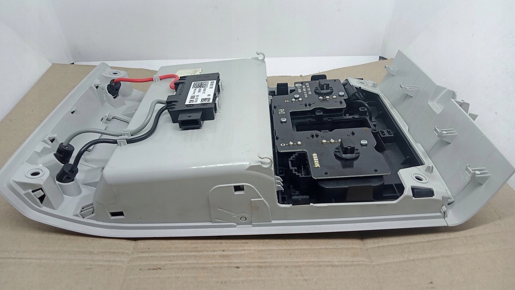 фото №15, Лампа потолочный vw golf vii 5g0868837 5g0867591