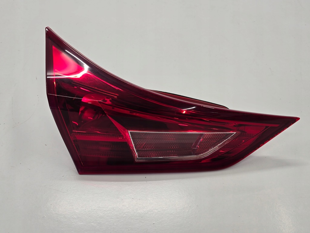 фото №1, Toyota auris ii e18 hb 13r лампа лівий задня w кришка