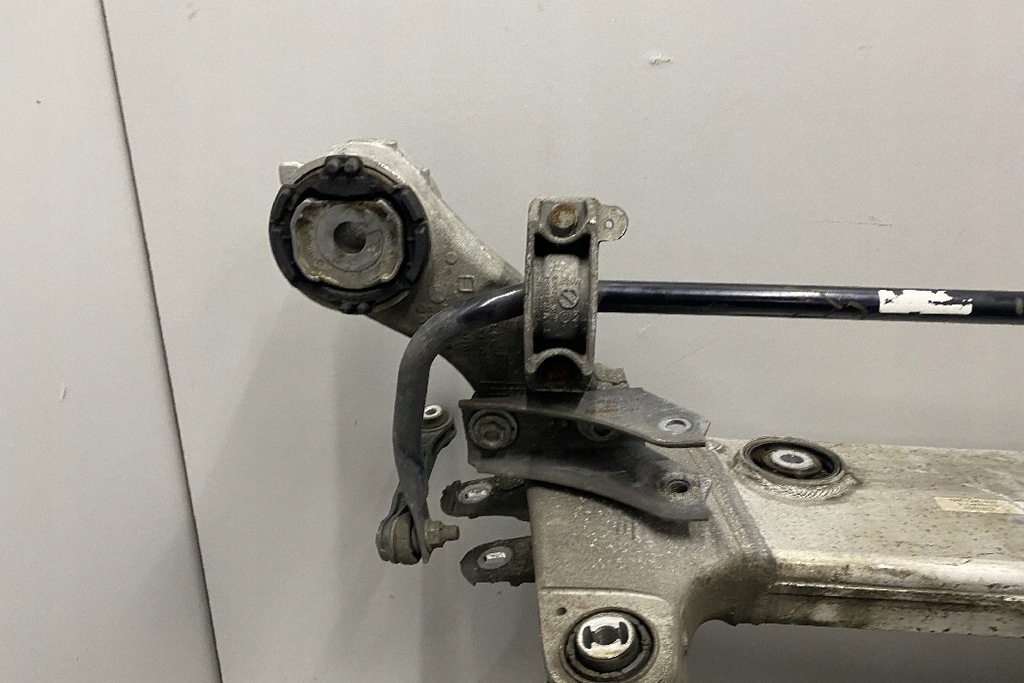 фото №7, Підрамник задні bmw 7 g11, g12 6861201 2017