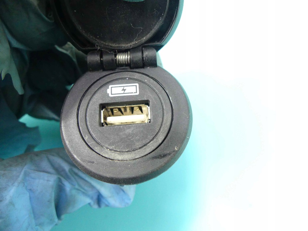 фото №2, Разъём usb f-pace 16- fk72-19010-ab