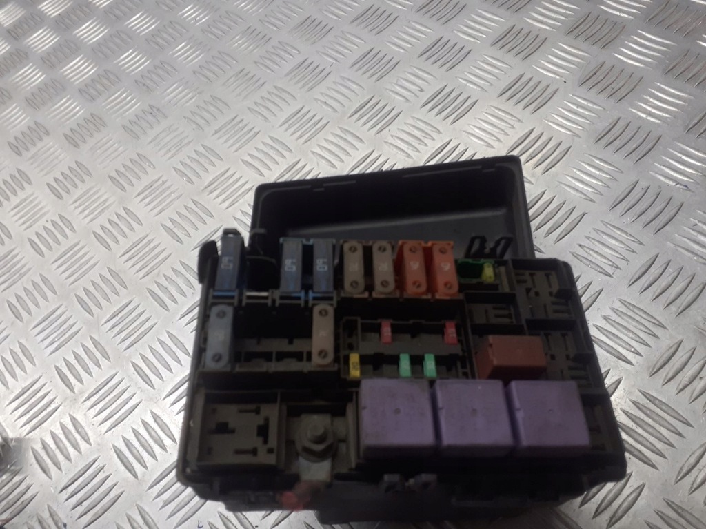 фото №4, Коробка запобіжників renault espace iv 1.9 dci 8200525478