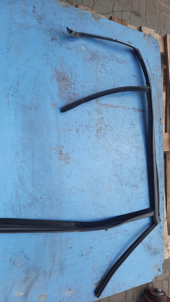 фото №1, Молдинг прокладка дверь правый задняя volvo v60 10-18r