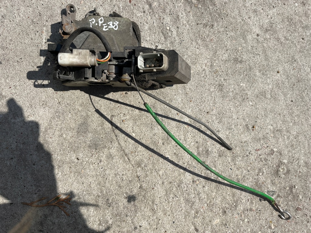 фото №6, Замок дверь правый перед 8 352 164 оригинал bmw e38