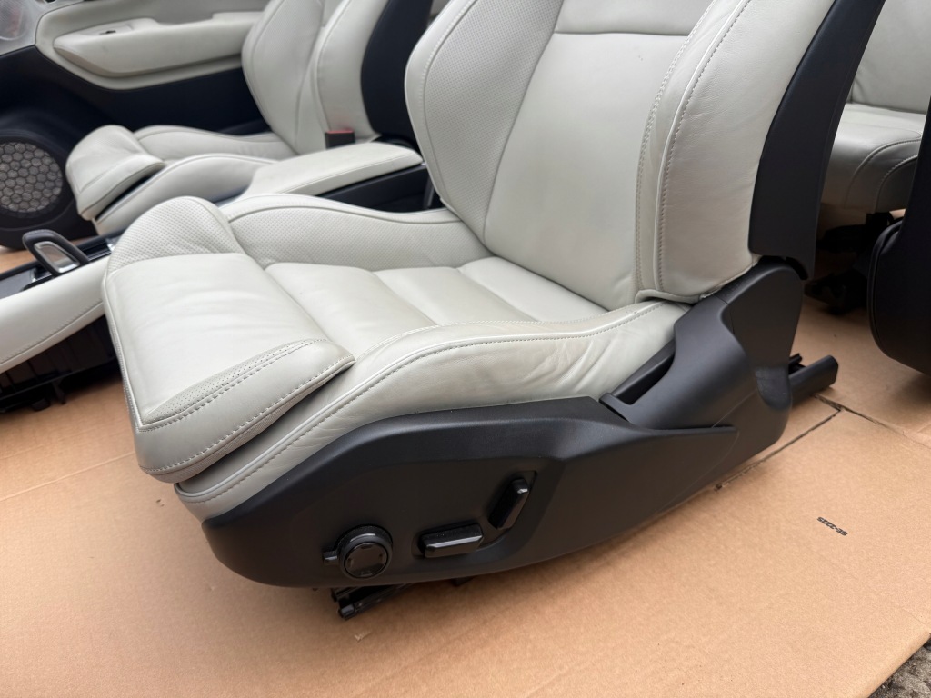 фото №9, Volvo xc90 dark r-design сиденья заднее сиденье обшивки bowers 7 человек