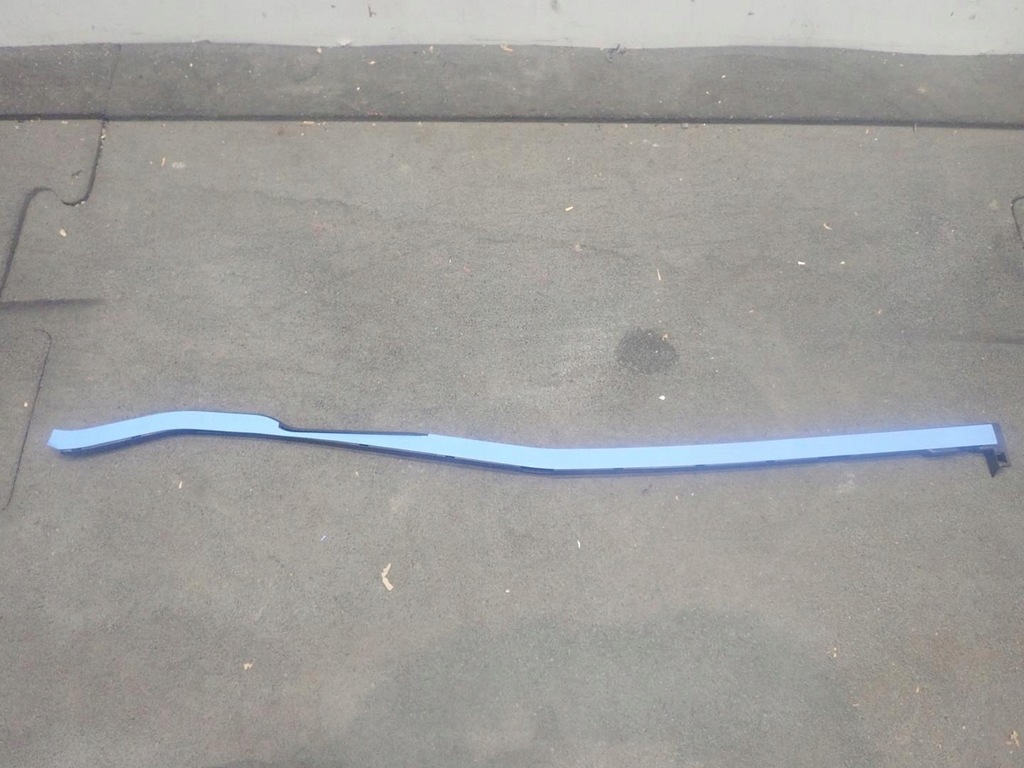 фото №1, Молдинг кріпильна бампера задня audi a4 b9 2015- 8w