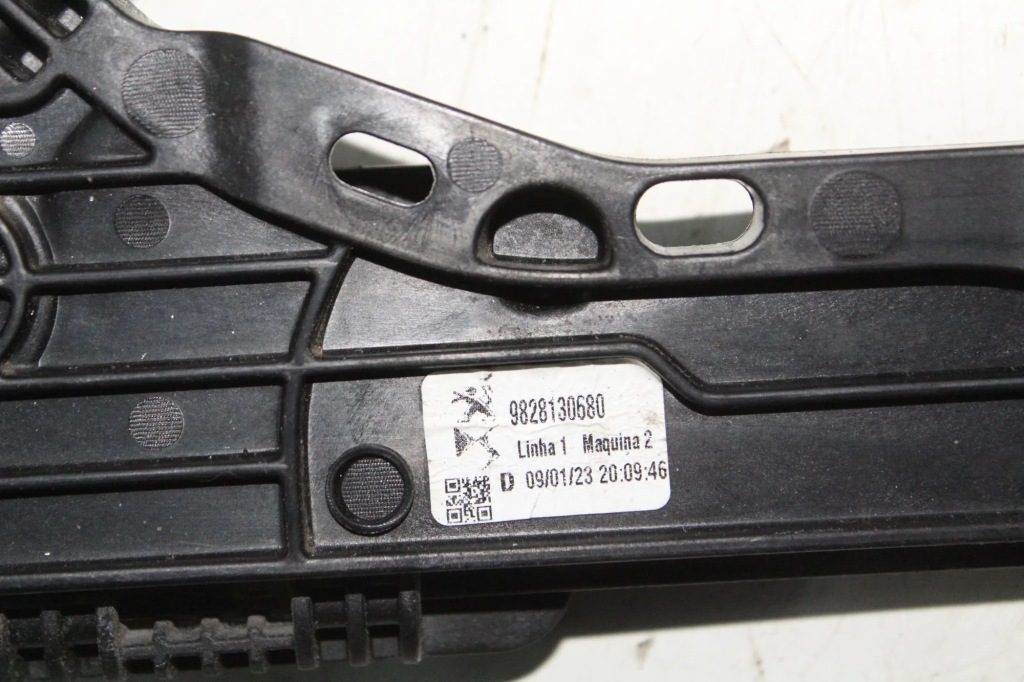 Подъемник стекло правых передних дверь opel mokka 9828130680 1.2l бензиновый Доставка