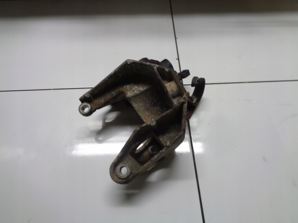 фото №1, Renault master ii 2.5dci кронштейн двигуна 8200027178b