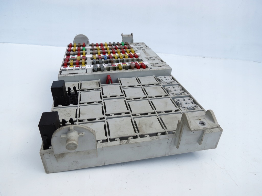 фото №4, Модуль коробка bsi предохранителей 2404758 scania r