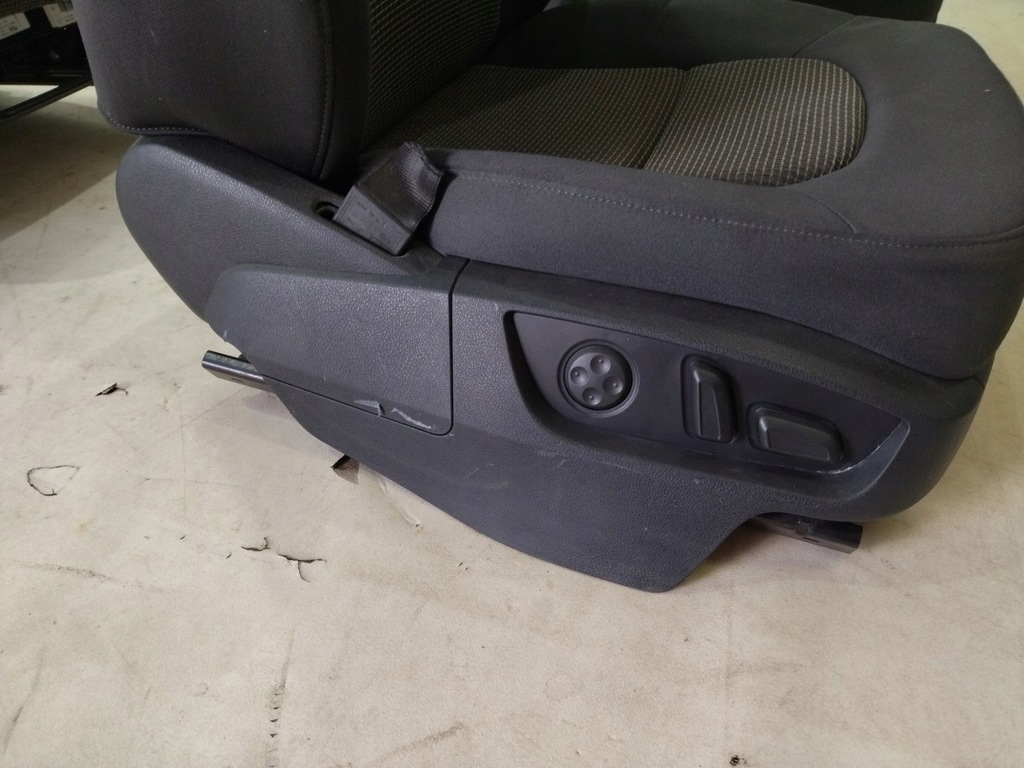 фото №8, Обивка 6 местная сиденья заднее сиденье материал 6 человек audi q7 4l 2005-2014r