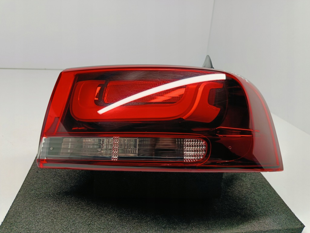 Citroen c4 cactus рестайлінг  17- лампа фара світло правий задній led 9823950280 Недорого
