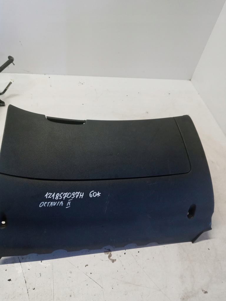 фото №1, Бардачок пассажира skoda octavia ii 1z1857097h
