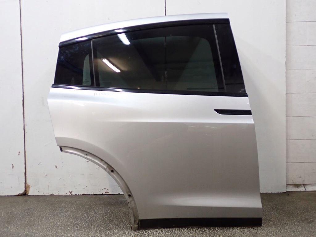 Купить Дверь правый  задняя коплектная  европа оригинал tesla x 18r