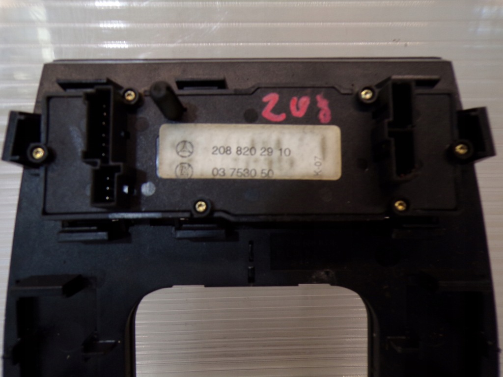 фото №5, Панель перемикач вікон рамка захист домкрата mercedes w208 2088202910