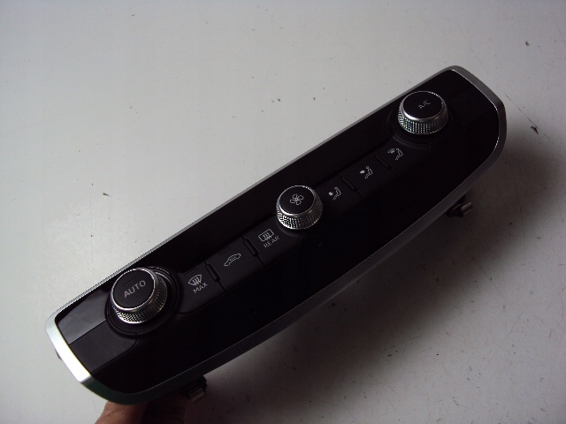 фото №1, Панель кондиционера audi a1 ii 19-