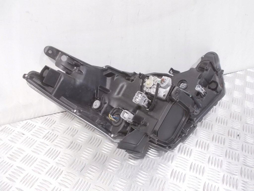 Фара перед led toyota prius+ plus рестайлінг  15-21 оригінал європа Доставка