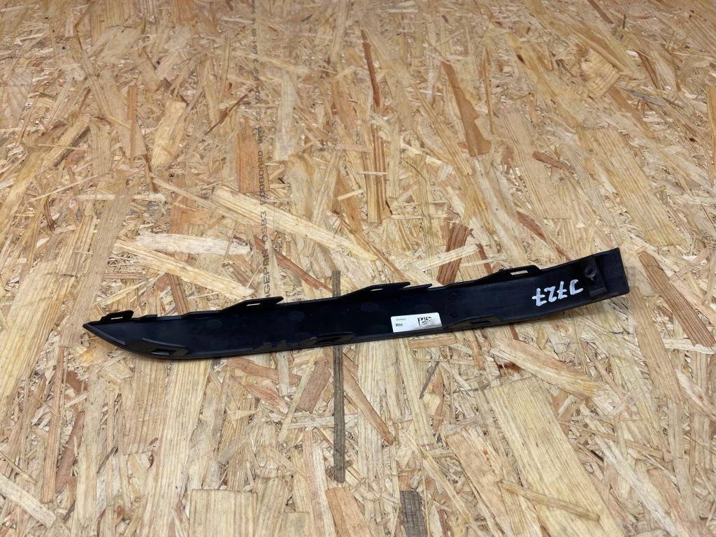 Купити Молдинг накладка заглушка бампера перед права rr evoque l551 k8d2-15a245-ab