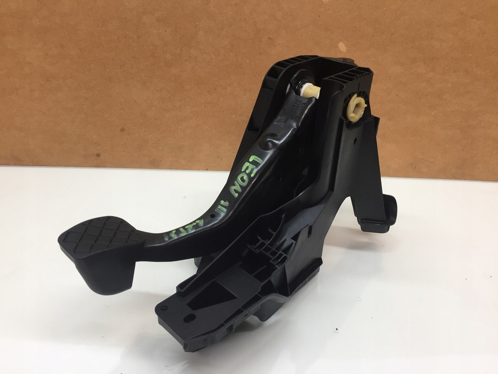 фото №1, Leon 3 iii педаль тормоза europa