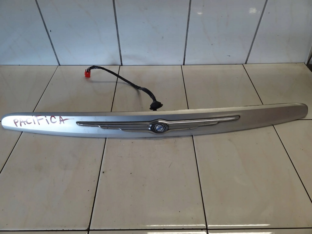 фото №1, Chrysler pacifica 04 crossover накладка крышки багажника задняя задняя