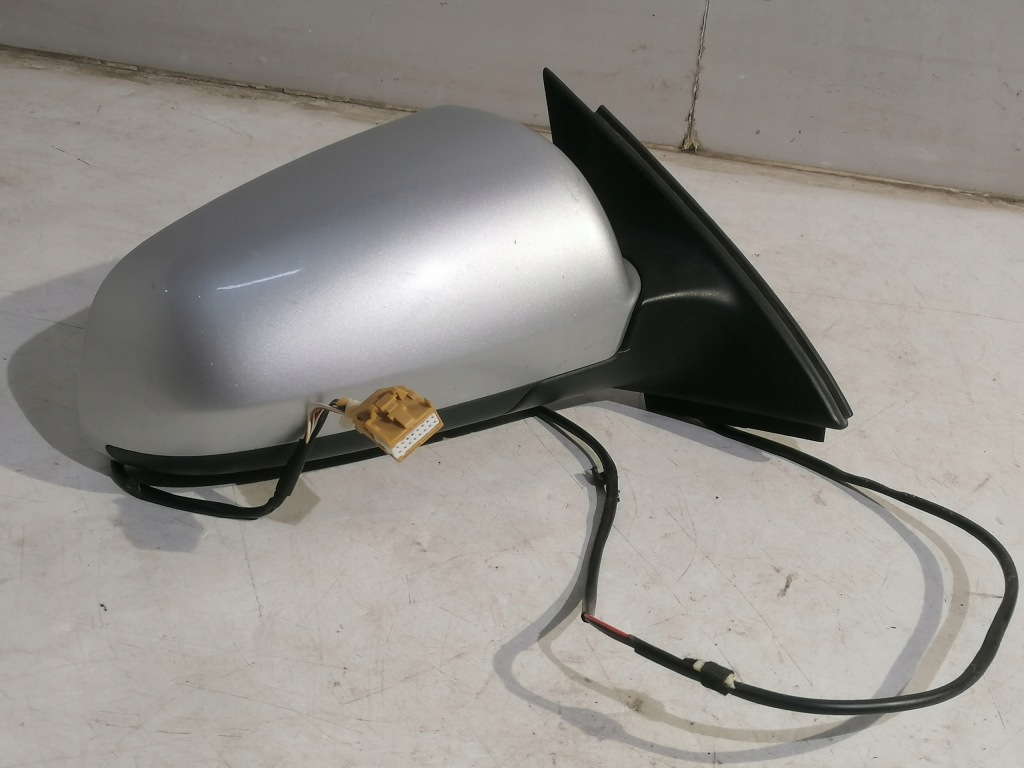 фото №1, Audi a4 b7 дзеркало праве el. 5 pin